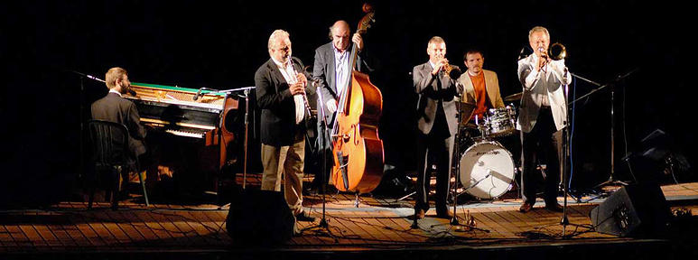 Sotto le note del Jazz ad Avigliana il Due Laghi Jazz Festival fa ballare la notte.